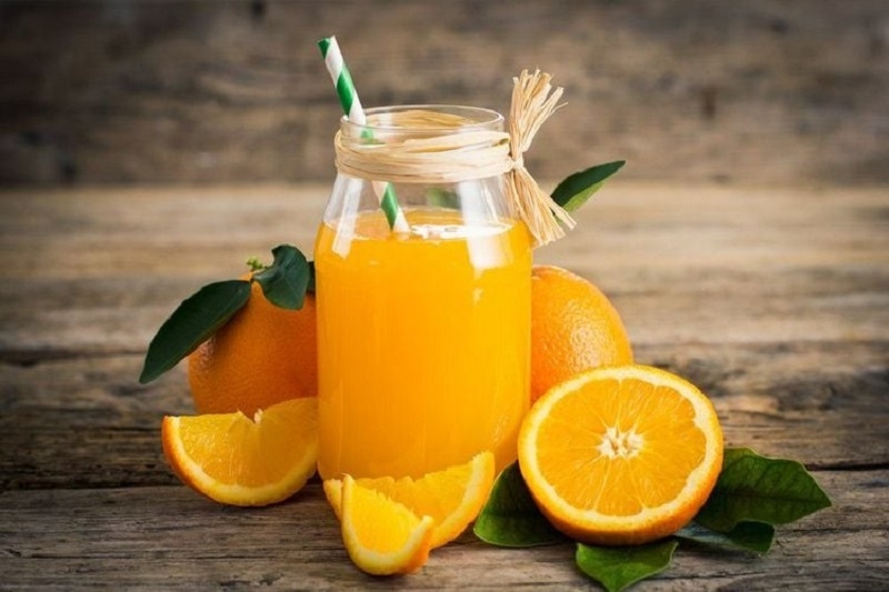 trẻ viêm phổi nên ăn gì - nước ép trái cây