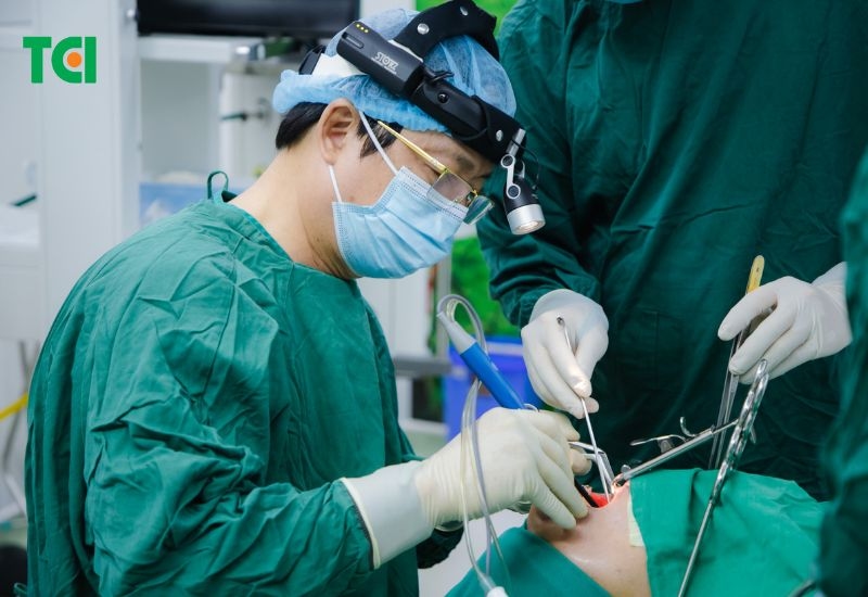 Phương pháp Coblator loại bỏ tổ chức amidan viêm bằng sóng điện từ tần số cao
