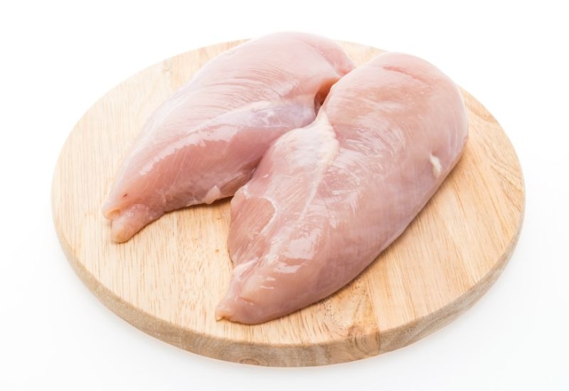 Giải đáp chi tiết thắc mắc: Bị thủy đậu kiêng ăn thịt gà không?