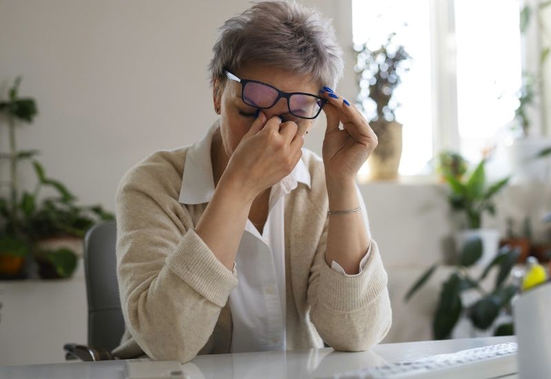 Hậu quả nếu để mắt cận tăng độ liên tục