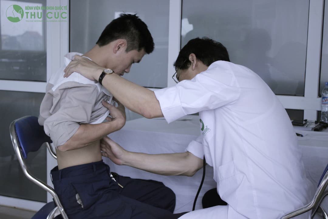 Nhân viên công ty Eurowindow tỏ ra rất hài lòng với thái độ tận tình của y tá, bác sĩ Bệnh viện Thu Cúc