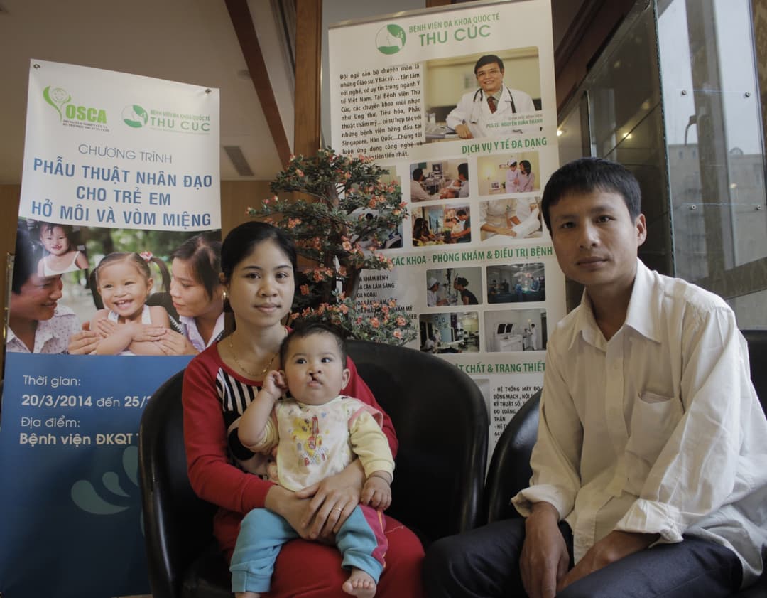 bệnh viện thu cúc phẫu thuật miễn phí cho trẻ em nghèo