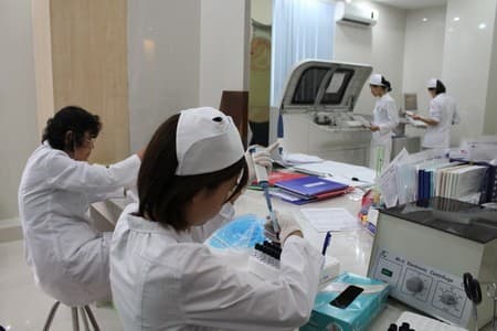 Với đội ngũ bác sỹ chuyên khoa giàu kinh nghiệm và hệ thống trang thiết bị hiện đại, Bệnh viện Thu Cúc luôn là địa chỉ chăm sóc sức khỏe sản phụ khoa uy tín được nhiều chị em tin chọn.