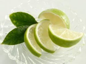 Chanh có nhiều tác dụng tốt đối với sức khỏe răng miệng.