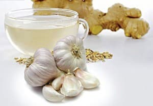 Tỏi và gừng là những vị thuốc tự nhiên giúp bạn kháng viêm, giảm đau do sâu răng, góp phần chữa sâu răng.