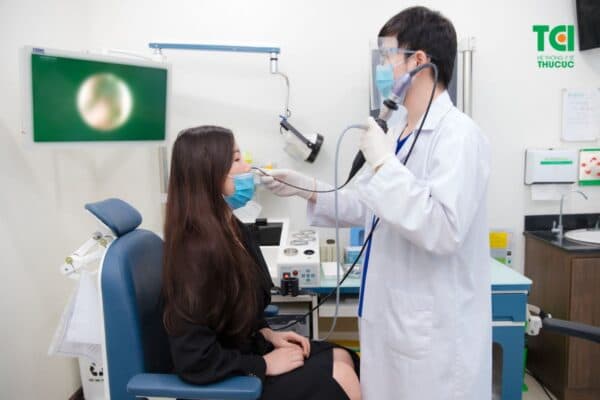 Thăm khám thường xuyên và tiêm chủng đúng hẹn để ngừa mắc viêm mũi xoang