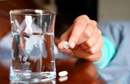 viem-hong-uong-thuoc-gi