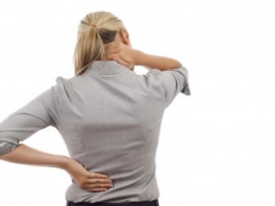 Giai đoạn 2: tiếp sau đó nhân nhầy này sẽ lồi về phía vòng sợi bị suy yếu, đĩa đệm bắt đầu bị phình ra.a