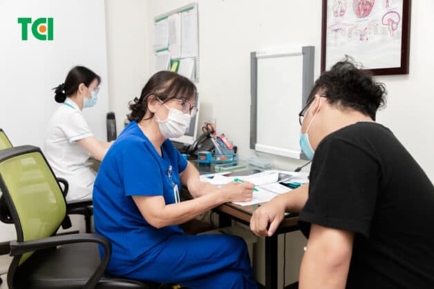 Điều trị thoái hóa khớp háng