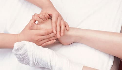 dau-moi-khop-co-chan2