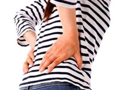 Đau lưng là triệu chứng của người sỏi thận