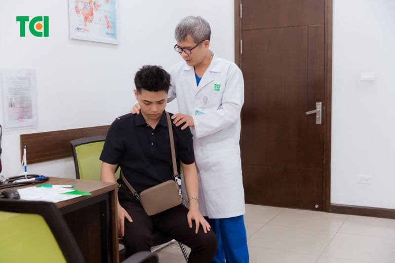 Khám viêm cột sống dính khớp