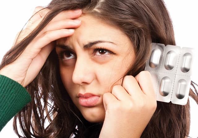 Đau đầu rụng tóc điều trị như thế nào?