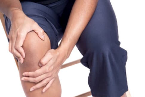 Đau mỏi khớp gối khiến việc vận động gặp nhiều khó khăn, ảnh hưởng đến sinh hoạt và cuộc sống.