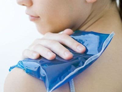Chữa đau quanh khớp vai những biến chứng bệnh