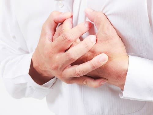 dau-nguc-phai-la-benh-gi