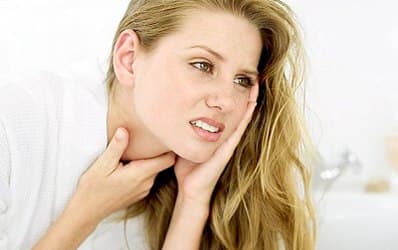 Ợ chua có thể là 1 biểu hiện của trào ngược dạ dày 