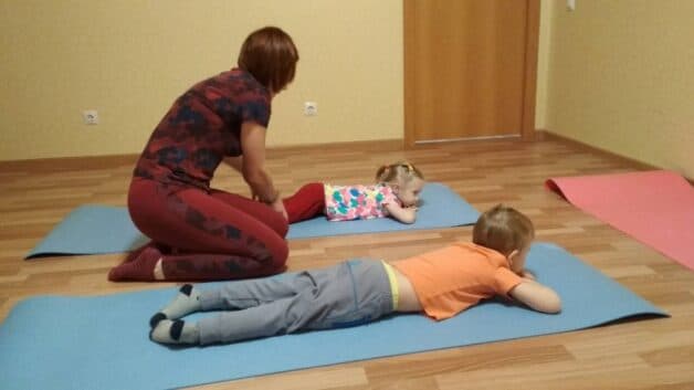 Vật lý trị liệu là một trong các phương pháp điều trị viêm khớp háng