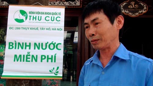 Giảm nhiệt mùa hè Hà Nội - 1000 bình nước miễn phí