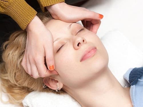 Triệu chứng đau nửa đầu vùng thái dương là bệnh gì