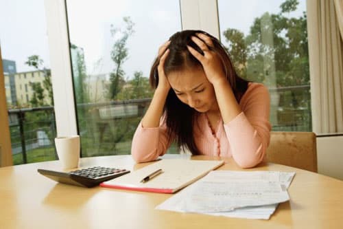 Làm việc căng thẳng, stress là nguyên nhân gây chứng đau nửa đầu