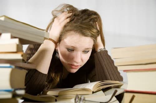 nguyen-nhan-gay-dau-bung-di-ngoai.jpg3