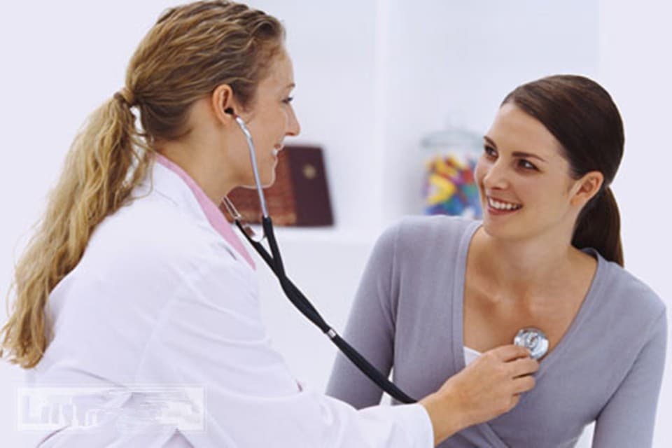 dau-nguc-gan-tim-la-benh-gi