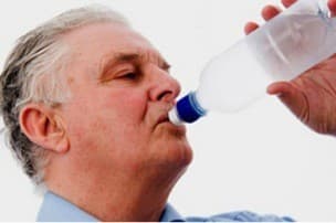 Uống nhiều nước bảo vệ sức khỏe tốt hơn 