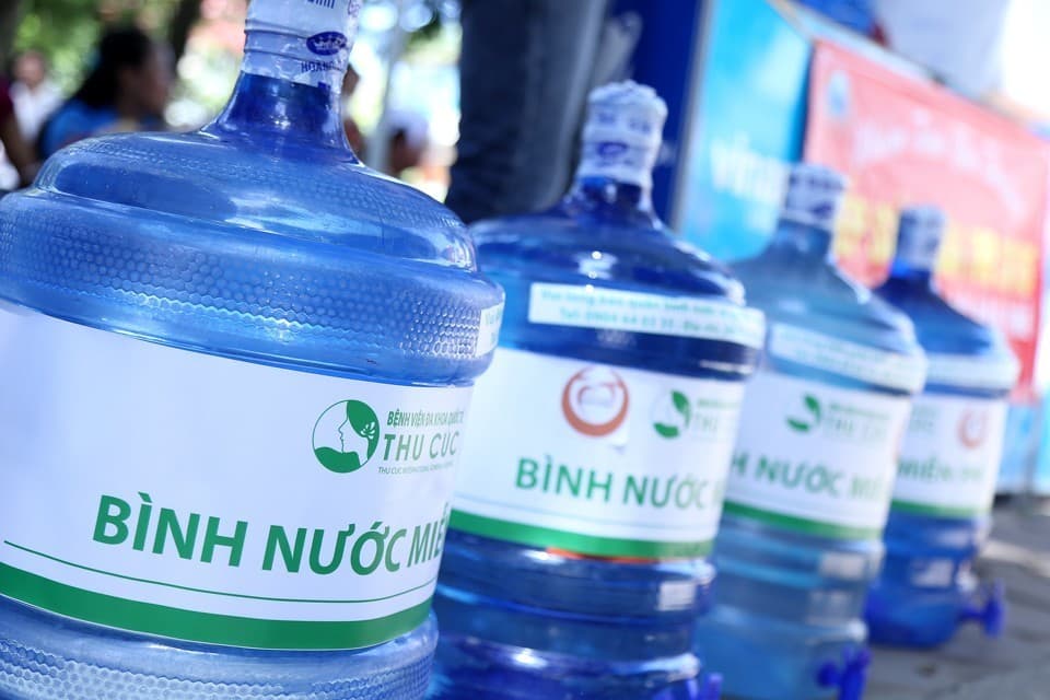 Bình nước miễn phí – Tiếp sức mùa thi