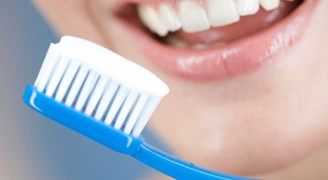 Thay bàn chải đánh răng mới để tránh vi khuẩn trú gây bệnh ở bàn chải