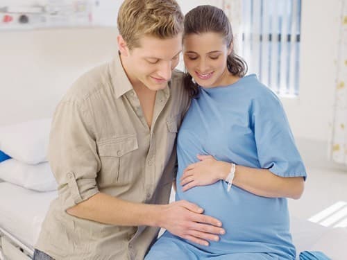 Đau nhói bụng dưới thường gặp ở phụ nữ mang thai.