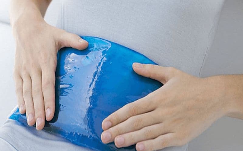 Chườm ấm giúp giảm khó chịu