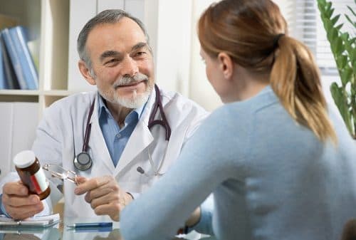 Có nhiều loại thuốc điều trị kiết lỵ nên người bệnh cần tham khảo ý kiến bác sĩ trước khi sử dụng.