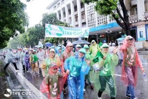 Sự hào hứng và niềm tự hào của cán bộ - nhân viên Bệnh viện Đa khoa Quốc tế Thu Cúc trong buổi diễu hành.