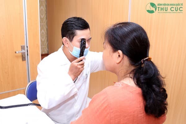 Khám mắt tại bệnh viện Thu Cúc