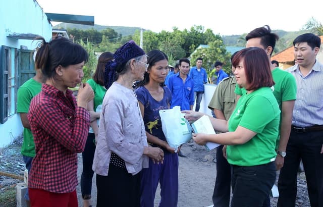 BV Thu Cúc trao quà tận tay đến người dân tỉnh Quảng Ninh