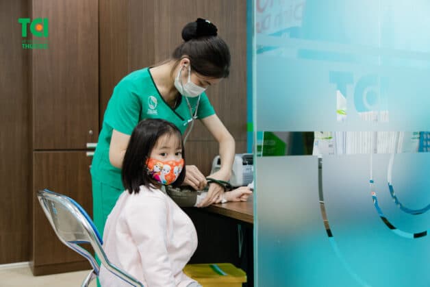 Xét nghiệm máu xác định tình trạng nhiễm trùng do đau ruột thừa ở trẻ em