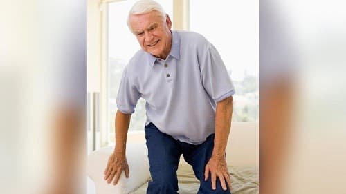 Nguy cơ của nhiều loại viêm khớp tăng dần theo tuổi.