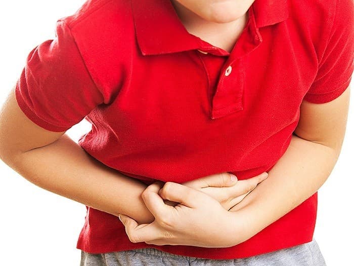 Một số trẻ bị ung thư máu thường bị đau bụng, sưng bụng hoặc khó chịu ở bụng.