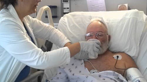 Xét nghiệm để xác định khả năng nuốt cần thiết cho bất cứ ai đã từng bị đột quỵ, bởi vì khả năng nuốt thường bị ảnh hưởng sau khi cơn đột quỵ xảy ra.