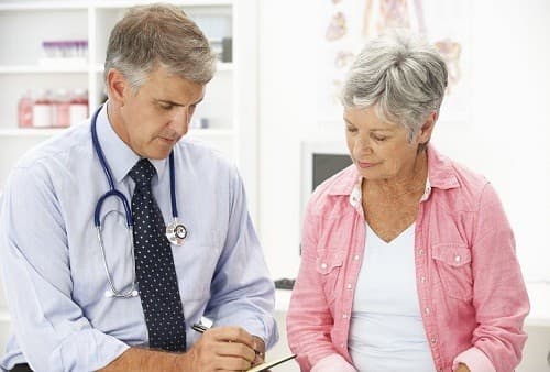 Các phương pháp điều trị cho mãn kinh tập trung vào làm giảm các triệu chứng gây khó chịu, ngăn ngừa và kiểm soát các bệnh lý có thể xảy ra do lão hóa