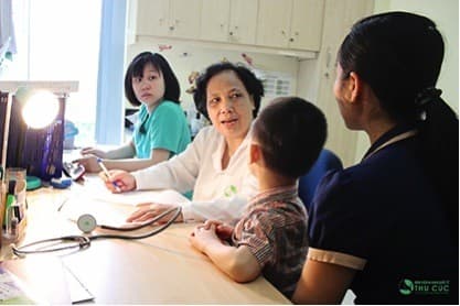 benh choc-lo-o-tre-em-cho-coi-thuong.2jpg