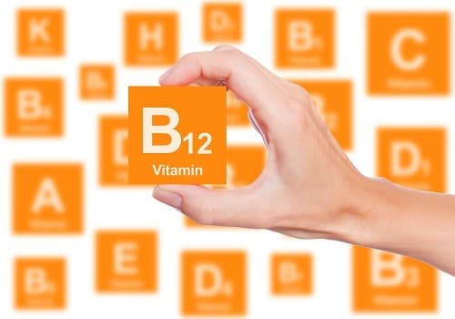 Theo khuyến cáo của các bác sĩ, bệnh nhân bị viêm khớp dạng thấp có thể uống bổ sung vitamin B12 để ngăn ngừa bệnh thiếu máu. 