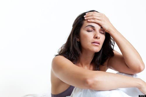 Một triệu chứng hay gặp ở người bị đột quỵ là đau đầu nặng, đột ngột. 