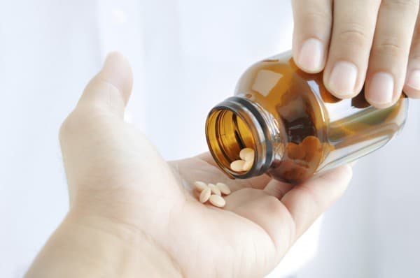 Để xác định đúng liều lượng levothyroxin ban đầu, bác sĩ thường kiểm tra lại hàm lượng TSH trong máu từ 2 - 6 tháng/lần. 