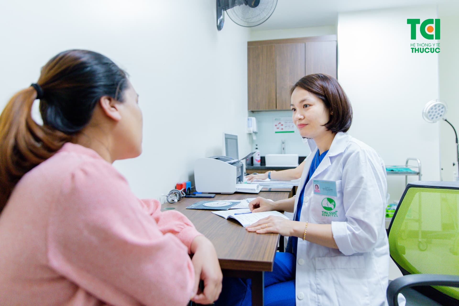 Thai nhi 32 tuần nhẹ cân do bệnh lý, mẹ cần thăm khám và tư vấn trực tiếp với bác sĩ