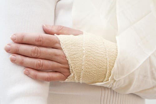 Theo quan sát, nhiễm trùng, chảy máu hoặc vết thương bầm tím ở những người bệnh tiểu đường rất lâu lành.