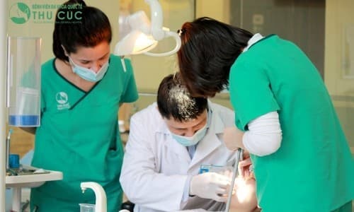 Người bệnh viêm lợi cần đến bệnh viện uy tín để được các nha sĩ thăm khám và tư vấn điều trị hiệu quả.