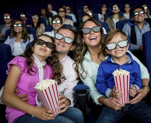 Xem một bộ phim 3D hoặc chơi video - game 3D sẽ không gây ảnh hưởng lâu dài tới thị lực của bạn. 