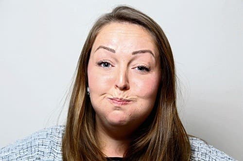 Cả nấc dai dẳng và nấc khó chữa đều có thể là dấu hiệu của một vấn đề sức khỏe nghiêm trọng hơn và cần được kiểm tra bởi bác sĩ.